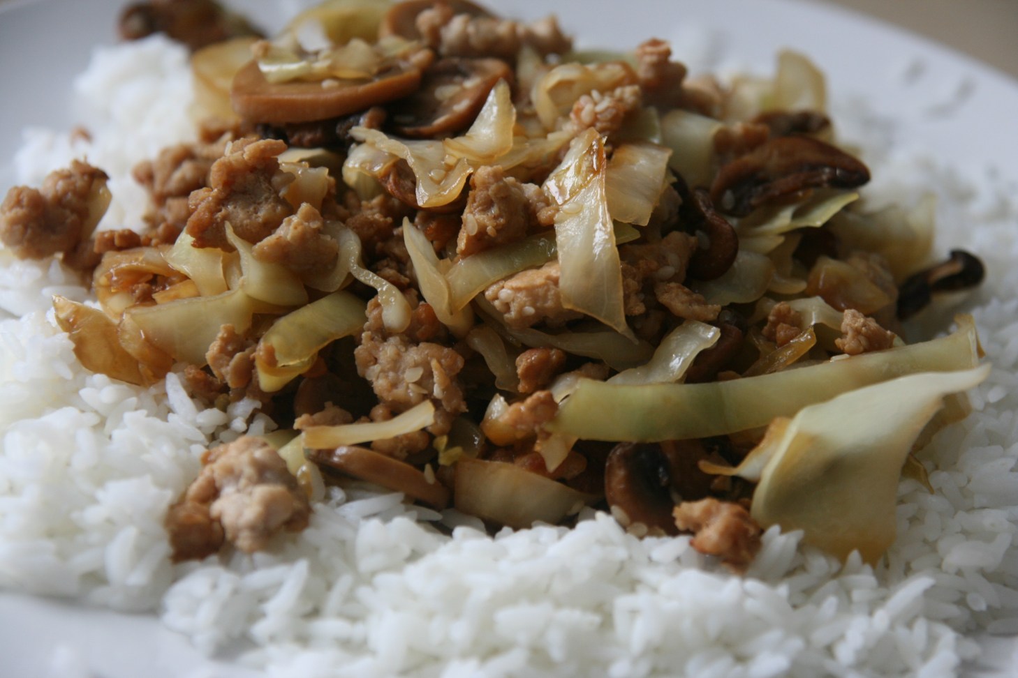 Sauté de porc au chou et champignons – Julie.Nutrition Simple & Tasty