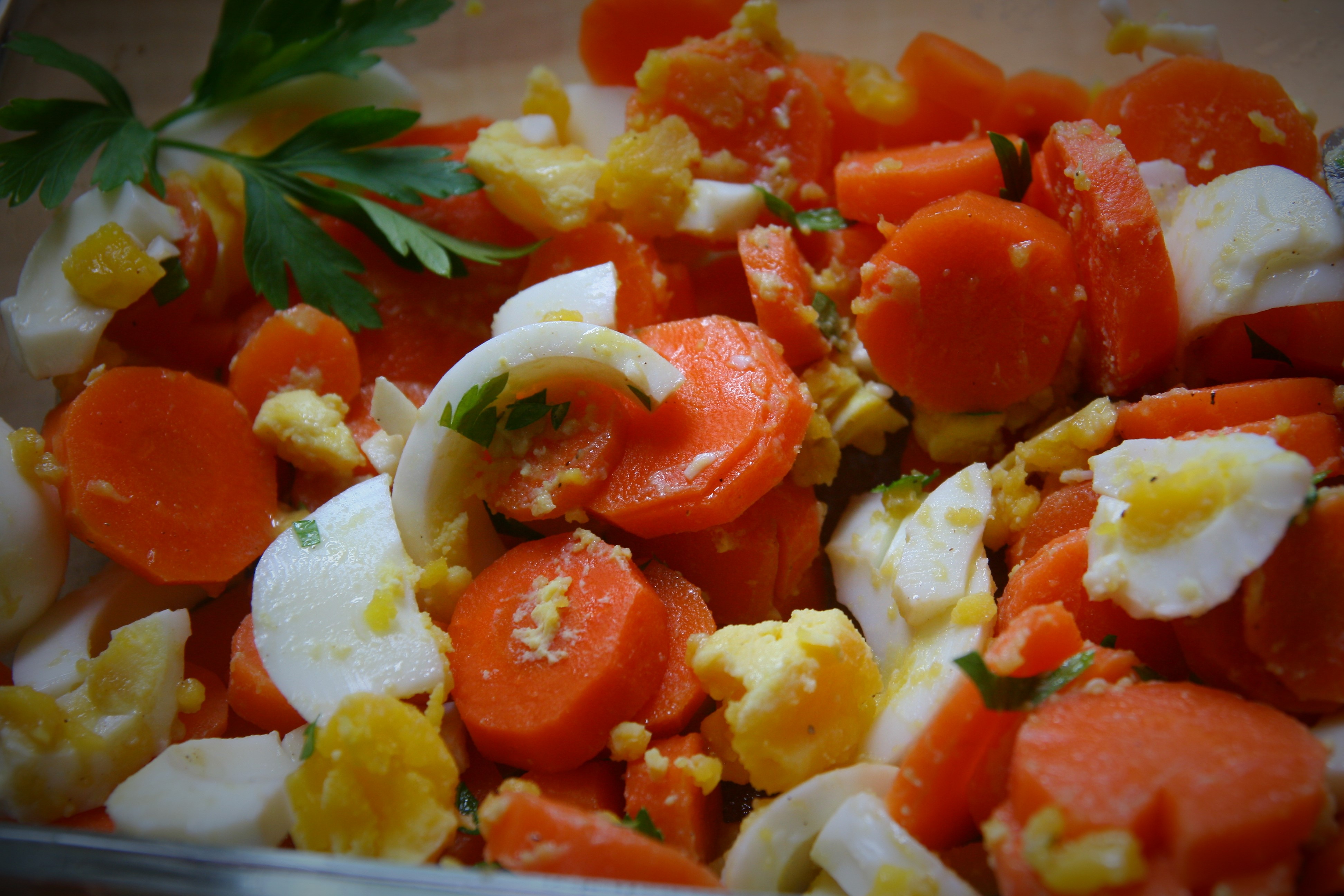 Salade de carottes cuites aux œufs durs – Julie.Nutrition Simple & Tasty